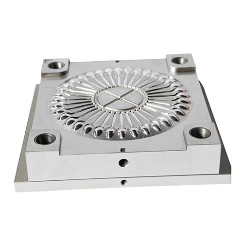 Moulage par injection plastique à 36 cavités