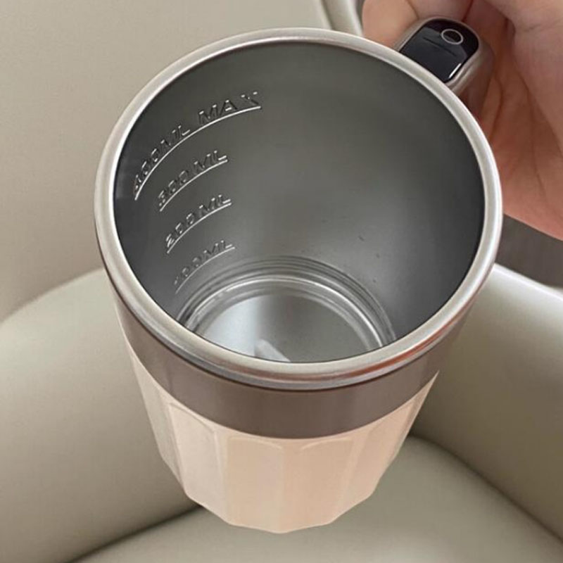 Moulage de tasses thermos électriques