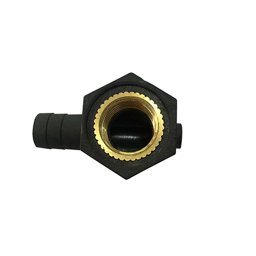 Moulage par injection avec insert métallique