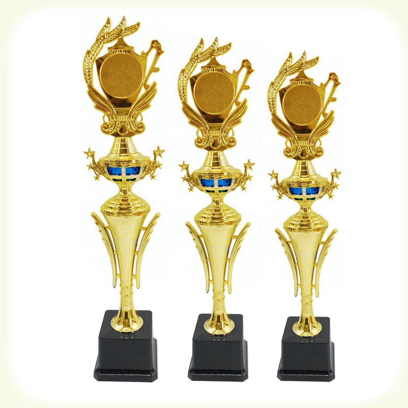 Moulage de pièces de trophée en plastique